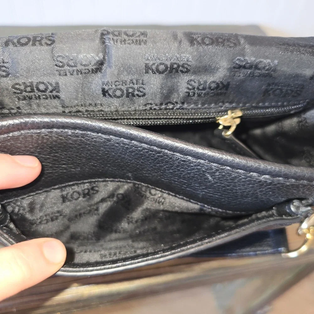 Michael Kors Fulton Black Pebbled Leather Crossbody Bag Gold‎ Logo Purse